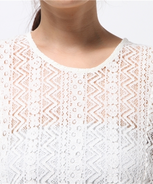 titivate（ティティベイト）の「ﾗｯｾﾙﾚｰｽﾌﾘﾝｼﾞ付きﾌﾞﾗｳｽ（シャツ/ブラウス・レディース・ブラック/アイボリー/キャメル・M）」の4枚目の写真