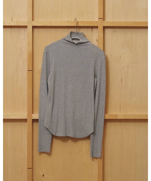 TODAYFUL(トゥデイフル)の「TODAYFUL Soft Fraise Turtleneck Tops(Tシャツ/カットソー・レディース・ブラック/グレー/オフホワイト・FREE)」の3枚目の写真