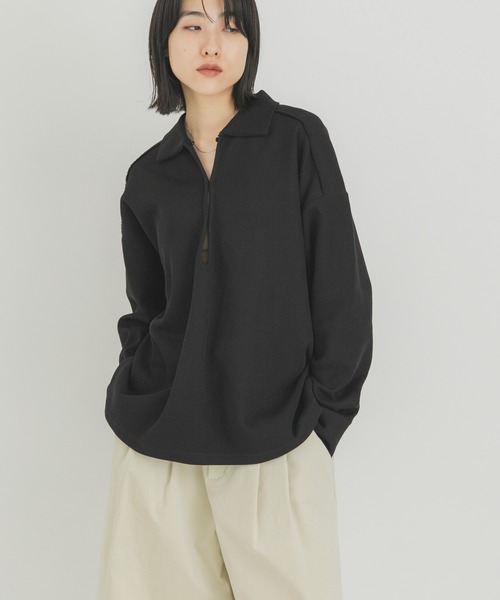 KBF(ケイビーエフ)の「キーネックカラーBIGトップス(Tシャツ/カットソー・レディース・アイボリー/ブラック/チャコールグレー・ONE)」の2枚目の写真