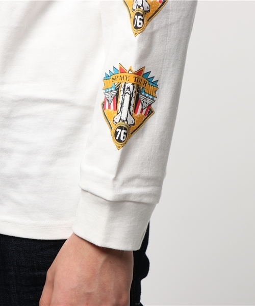 ALDIES(アールディーズ)の「Space Tour Long T 袖プリント ロングスリーブT(Tシャツ/カットソー・メンズ・ホワイト/ブラック/ホワイト系その他/ネイビー・MEDIUM/SMALL/LARGE)」の8枚目の写真