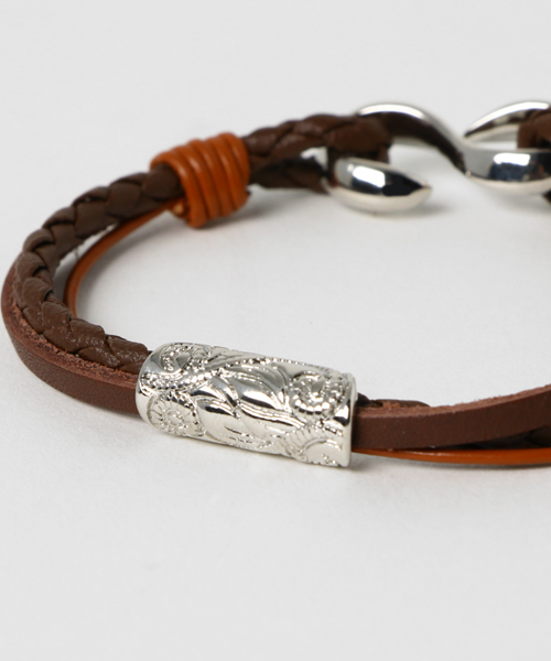 Kahiko(カヒコ)の「【Kahiko】チューブMEN'Sレザーブレスレット(ブレスレット・メンズ・ブラック/ブラウン/キャメル・FREE)」の5枚目の写真