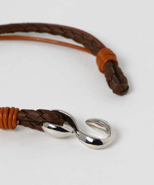 Kahiko(カヒコ)の「【Kahiko】チューブMEN'Sレザーブレスレット(ブレスレット・メンズ・ブラック/ブラウン/キャメル・FREE)」の6枚目の写真