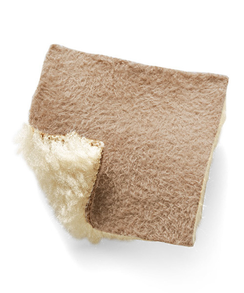 IEDIT（イディット）の「ノーカラーで着ぶくれ知らず　着こなし自在のリバーシブルエコムートンコート＜ベージュ＞（ムートンコート・レディース・ベージュ・XX-LARGE/LARGE/MEDIUM/SMALL/X-LARGE）」の9枚目の写真