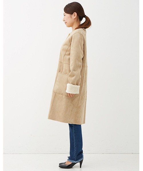 IEDIT（イディット）の「ノーカラーで着ぶくれ知らず　着こなし自在のリバーシブルエコムートンコート＜ベージュ＞（ムートンコート・レディース・ベージュ・XX-LARGE/LARGE/MEDIUM/SMALL/X-LARGE）」の12枚目の写真