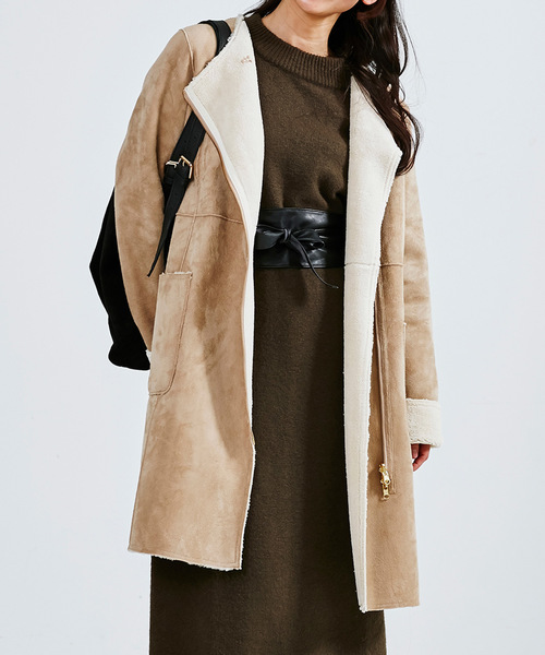 IEDIT（イディット）の「ノーカラーで着ぶくれ知らず　着こなし自在のリバーシブルエコムートンコート＜ベージュ＞（ムートンコート・レディース・ベージュ・XX-LARGE/LARGE/MEDIUM/SMALL/X-LARGE）」の18枚目の写真