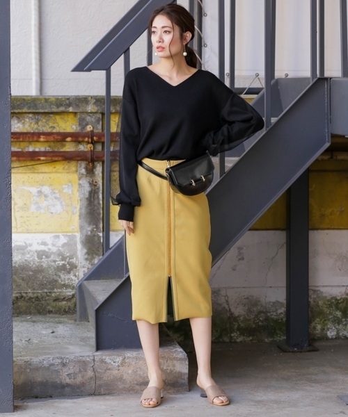 Andemiu（アンデミュウ）の「ソデチュールＶ／Ｎニット786041（ニット/セーター・レディース・ホワイト/ブラック/グレー/ネイビー・FREE）」の16枚目の写真