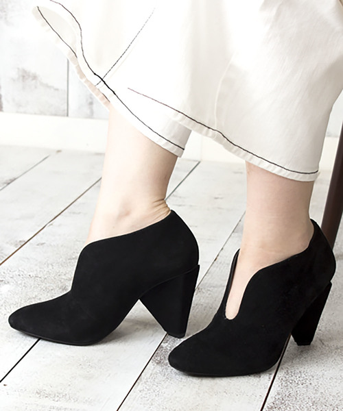 Jeffrey Campbell（ジェフリーキャンベル）の「三角ヒールスリットブーティ（ブーツ・レディース・ブラック/ブラウン/レッド・38/37/36/35/39）」の2枚目の写真