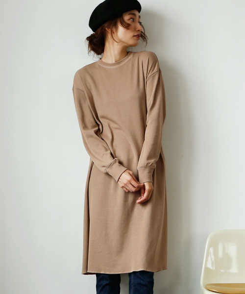 Luz Llena（ラズレナ）の「裾スリットサーマルワンピース（ワンピース・レディース・ブラック/ベージュ/グレー・MEDIUM）」の3枚目の写真