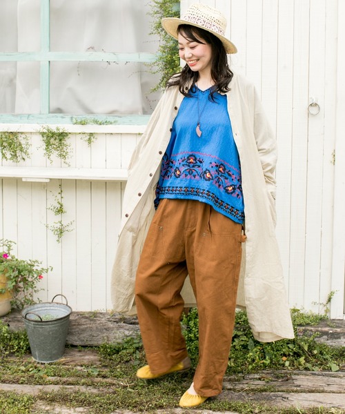 チャイハネ（チャイハネ）の「【チャイハネ】yul バンドカラーシャツワンピース（シャツワンピース・レディース・ブラック/オフホワイト/カーキ/グリーン/キャメル/ターコイズブルー/ブルー・FREE）」の2枚目の写真