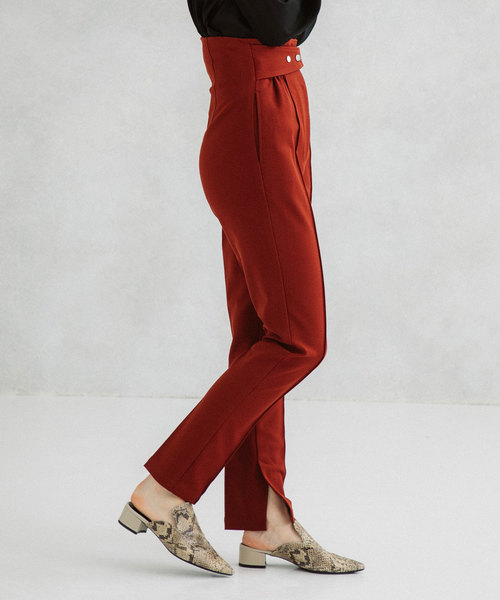 UNITED TOKYO（ユナイテッドトウキョウ）の「カマ―ベルトスキニーパンツ（スラックス・レディース・ブラウン/ブラック/ブルー・1/2）」の6枚目の写真