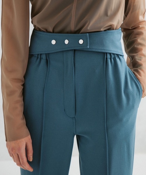 UNITED TOKYO（ユナイテッドトウキョウ）の「カマ―ベルトスキニーパンツ（スラックス・レディース・ブラウン/ブラック/ブルー・1/2）」の16枚目の写真