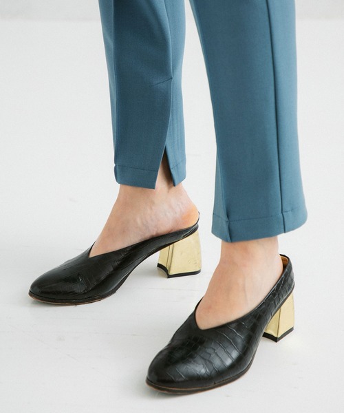 UNITED TOKYO（ユナイテッドトウキョウ）の「カマ―ベルトスキニーパンツ（スラックス・レディース・ブラウン/ブラック/ブルー・1/2）」の19枚目の写真