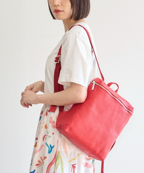 TASINAMI（タシナミ）の「TASINAMI シュリンクレザーリュック (TA-0038)（バックパック/リュック・レディース・シルバー/イエロー/ブラック/グレー/レッド/サックスブルー/グレイッシュベージュ・FREE）」の2枚目の写真