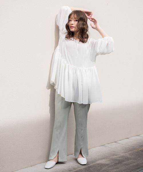 VANNIE U(ヴァニーユー)の「VANNIE U 2WAYリボン開きシフォンチュニック(シャツ/ブラウス・レディース・ホワイト/ベージュ・FREE)」の3枚目の写真