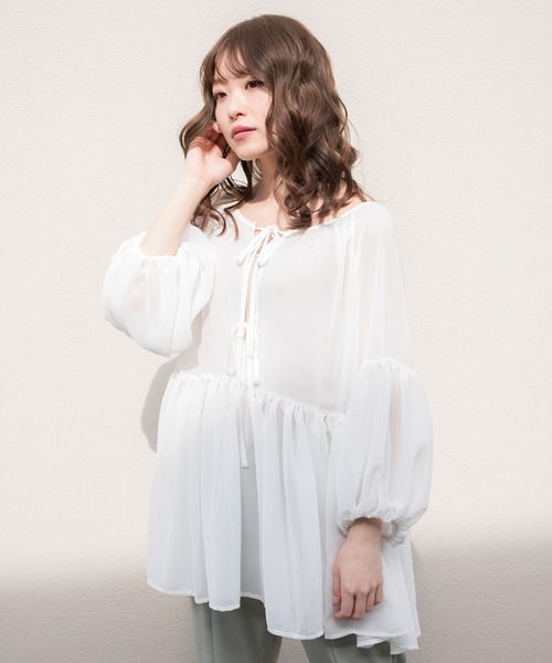 VANNIE U(ヴァニーユー)の「VANNIE U 2WAYリボン開きシフォンチュニック(シャツ/ブラウス・レディース・ホワイト/ベージュ・FREE)」の6枚目の写真