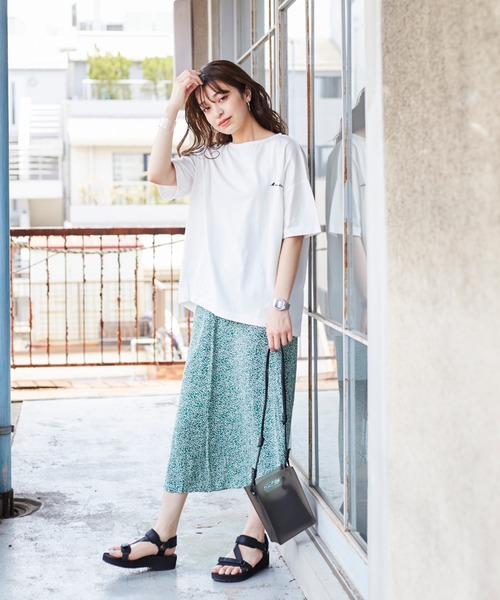 KANGOL EXTRA COMFORT（カンゴールエクストラコンフォート）の「WEB別注【KANGOL EXTRA COMFORT(カンゴール エクストラ コンフォート)】ボートネックプルオーバー（Tシャツ/カットソー・レディース・オフホワイト/ネイビー/ブラック/ダークブラウン/モカ/ブラウン・LL/L/M）」の7枚目の写真