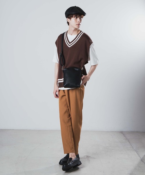 WEGO（ウィゴー）の「WEGO/フェイクレザーフラットショルダーバッグ（ショルダーバッグ・メンズ・ブラック/ブラック系その他・FREE）」の4枚目の写真