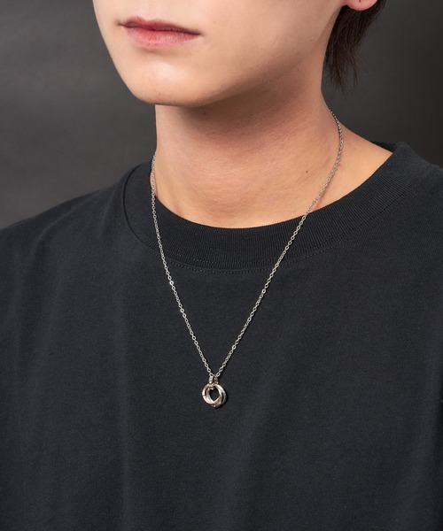 WEGO（ウィゴー）の「WEGO/ミニトリプルリングチェーンネックレス（ネックレス・メンズ・ブラック/ゴールド/ブルー/シルバー/ピンク・FREE）」の3枚目の写真