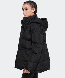 adidas（アディダス）の「オーバーサイズ ダウンジャケット