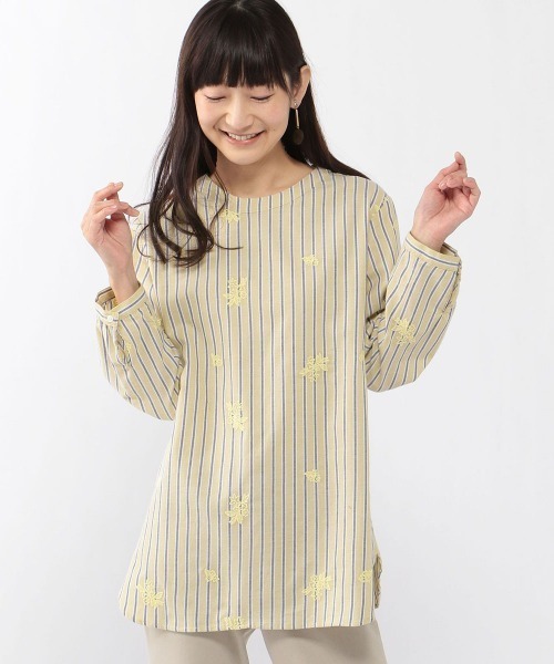 DECOY SINCE 1981(デコイシンスイチキュウハチイチ)の「オーガニックコットンシャンブレー刺繍シャツ(シャツ/ブラウス・レディース・イエロー/ネイビー/モカ/ベージュ・11号/13号/9号)」の1枚目の写真