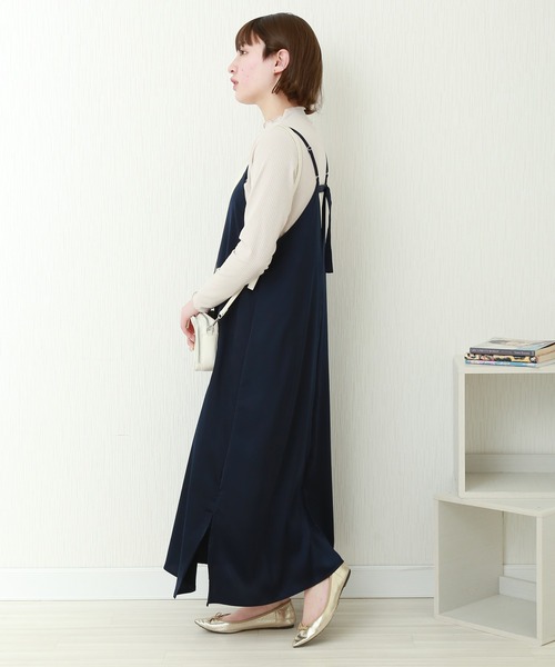 n'ee-ne（ネーネ）の「サテンワンピース+テレコインナー　セット（ワンピース・レディース・ベージュ/ブルー/グリーン/ネイビー・M）」の4枚目の写真