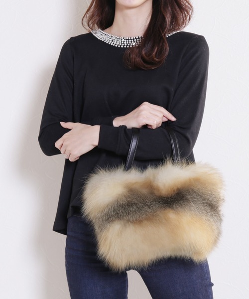 sankyo shokai(サンキョウショウカイ)の「ナチュラルフォックスファーバッグ(ハンドバッグ・レディース・ライトブラウン/ダークブラウン・FREE)」の2枚目の写真