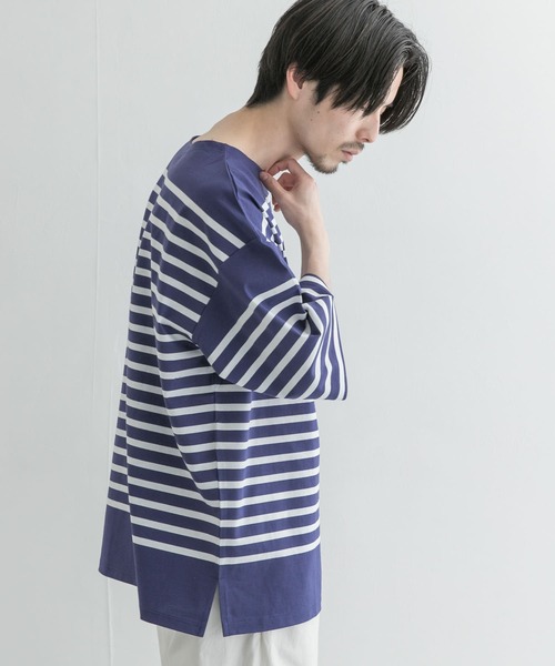 URBAN RESEARCH（アーバンリサーチ）の「リラックスボートネックボーダーショートスリーブ（Tシャツ/カットソー・メンズ・ブラック系その他/ホワイト系その他/ブルー系その他・MEDIUM/LARGE）」の9枚目の写真