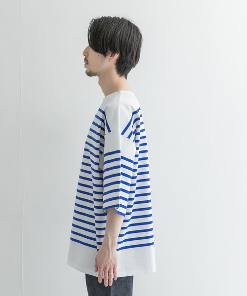 URBAN RESEARCH（アーバンリサーチ）の「リラックスボートネックボーダーショートスリーブ（Tシャツ/カットソー・メンズ・ブラック系その他/ホワイト系その他/ブルー系その他・MEDIUM/LARGE）」の19枚目の写真