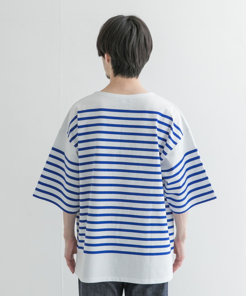 URBAN RESEARCH（アーバンリサーチ）の「リラックスボートネックボーダーショートスリーブ（Tシャツ/カットソー・メンズ・ブラック系その他/ホワイト系その他/ブルー系その他・MEDIUM/LARGE）」の5枚目の写真