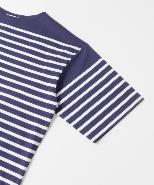 URBAN RESEARCH（アーバンリサーチ）の「リラックスボートネックボーダーショートスリーブ（Tシャツ/カットソー・メンズ・ブラック系その他/ホワイト系その他/ブルー系その他・MEDIUM/LARGE）」の10枚目の写真