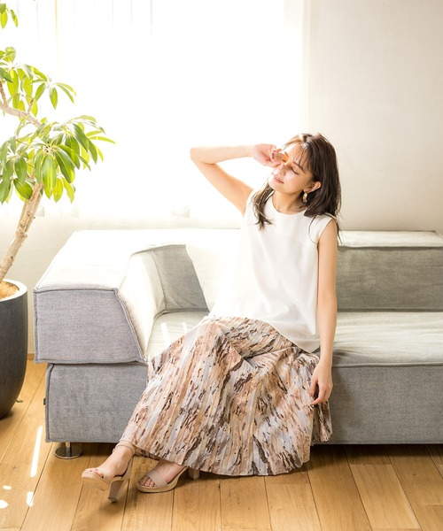 White Collection(ホワイトコレクション)の「【2021SS】ペイントプリント・ジョーゼットプリーツスカート(スカート・レディース・ベージュ/グリーン/ブルー・FREE)」の9枚目の写真