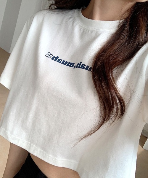 muahmuah（ムーアムーア）の「『muah muah/ムーアムーア』MUAH GRAPHIC CROP T-SHIRT/ムーアムーアグラフィッククロップド 半袖Tシャツ（Tシャツ/カットソー・レディース・ブラック/ライトグレー/ホワイト/ライトブルー・FREE）」の6枚目の写真