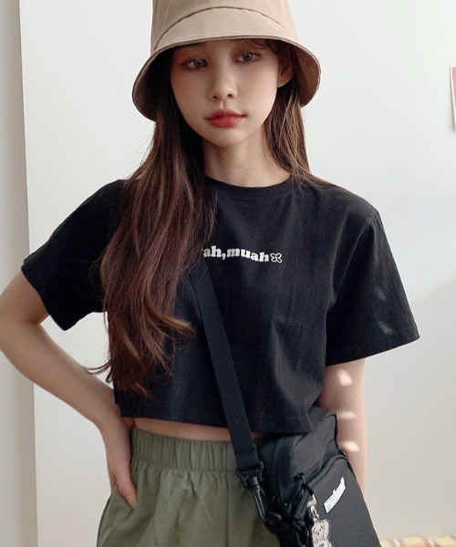 muahmuah（ムーアムーア）の「『muah muah/ムーアムーア』MUAH GRAPHIC CROP T-SHIRT/ムーアムーアグラフィッククロップド 半袖Tシャツ（Tシャツ/カットソー・レディース・ブラック/ライトグレー/ホワイト/ライトブルー・FREE）」の15枚目の写真