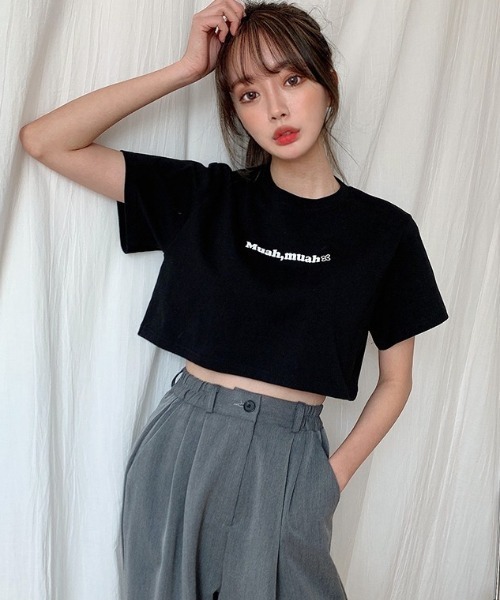 muahmuah（ムーアムーア）の「『muah muah/ムーアムーア』MUAH GRAPHIC CROP T-SHIRT/ムーアムーアグラフィッククロップド 半袖Tシャツ（Tシャツ/カットソー・レディース・ブラック/ライトグレー/ホワイト/ライトブルー・FREE）」の16枚目の写真