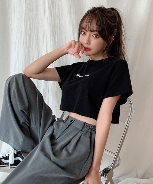 muahmuah（ムーアムーア）の「『muah muah/ムーアムーア』MUAH GRAPHIC CROP T-SHIRT/ムーアムーアグラフィッククロップド 半袖Tシャツ（Tシャツ/カットソー・レディース・ブラック/ライトグレー/ホワイト/ライトブルー・FREE）」の17枚目の写真