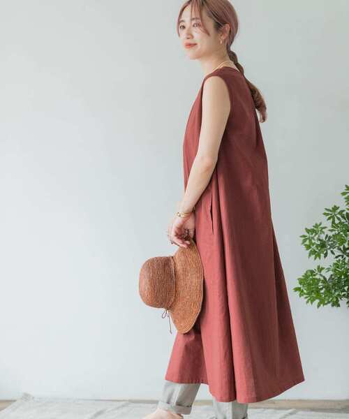 ITEMS URBANRESEARCH（アイテムズ アーバンリサーチ）の「綿麻テントラインワンピース（ワンピース・レディース・チャコールグレー/ベージュ/ブラウン・FREE）」の3枚目の写真