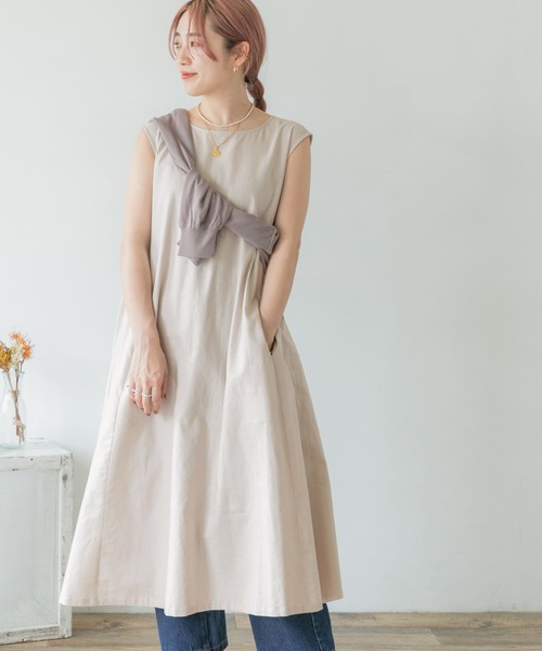 ITEMS URBANRESEARCH（アイテムズ アーバンリサーチ）の「綿麻テントラインワンピース（ワンピース・レディース・チャコールグレー/ベージュ/ブラウン・FREE）」の7枚目の写真
