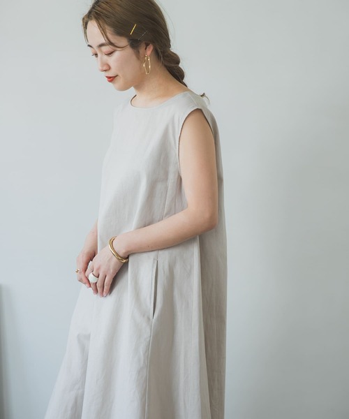 ITEMS URBANRESEARCH（アイテムズ アーバンリサーチ）の「綿麻テントラインワンピース（ワンピース・レディース・チャコールグレー/ベージュ/ブラウン・FREE）」の11枚目の写真