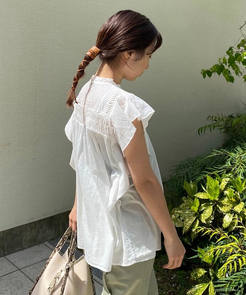 CAPRICIEUX LE'MAGE（カプリシューレマージュ）の「ピンタック袖フリルブラウス（シャツ/ブラウス・レディース・オフホワイト/チャコールグレー/カーキ・FREE）」の4枚目の写真