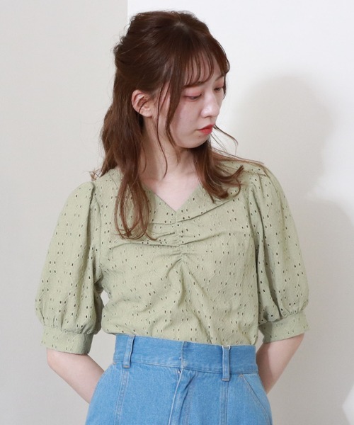 archives(アルシーヴ)の「フロントギャザーストレッチレースプルオーバー(Tシャツ/カットソー・レディース・ラベンダー/オフホワイト/ミント/ブラック/アイボリー/ブラウン・MEDIUM)」の10枚目の写真