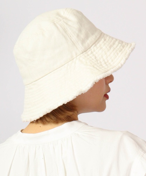 Sense of Grace（センスオブグレース）の「DENIM FRINGE BK HAT デニムフリンジバケットハット（ハット・レディース・アイボリー/ブラック/ライトベージュ/ブルー/ライトブラウン/ベージュ系/ブラウン系その他/ブルー系/ブラック系/アイボリー系/ライトブルー/グレー/ライトカーキ・FREE）」の9枚目の写真