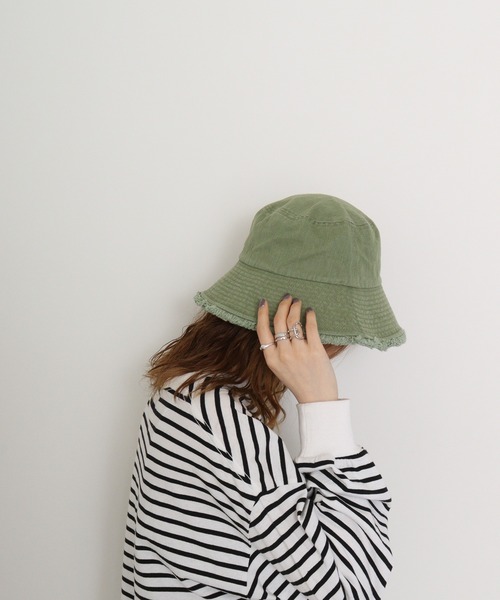 Sense of Grace（センスオブグレース）の「DENIM FRINGE BK HAT デニムフリンジバケットハット（ハット・レディース・アイボリー/ブラック/ライトベージュ/ブルー/ライトブラウン/ベージュ系/ブラウン系その他/ブルー系/ブラック系/アイボリー系/ライトブルー/グレー/ライトカーキ・FREE）」の10枚目の写真