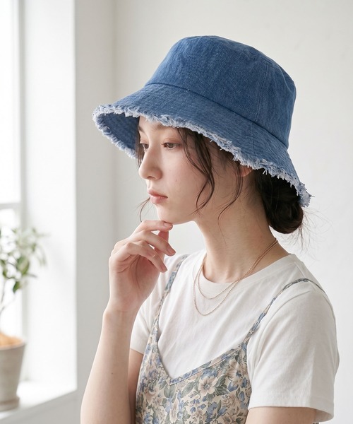 Sense of Grace(センスオブグレース)の「DENIM FRINGE BK HAT デニムフリンジバケットハット(ハット・レディース・アイボリー/ブラック/ライトベージュ/ブルー/ライトブラウン/ベージュ系/ブラウン系その他/ブルー系/ブラック系/アイボリー系/ライトブルー/グレー/ライトカーキ・FREE)」の17枚目の写真