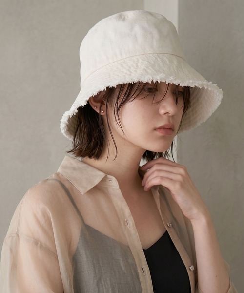 Sense of Grace(センスオブグレース)の「DENIM FRINGE BK HAT デニムフリンジバケットハット(ハット・レディース・アイボリー/ブラック/ライトベージュ/ブルー/ライトブラウン/ベージュ系/ブラウン系その他/ブルー系/ブラック系/アイボリー系/ライトブルー/グレー/ライトカーキ・FREE)」の18枚目の写真