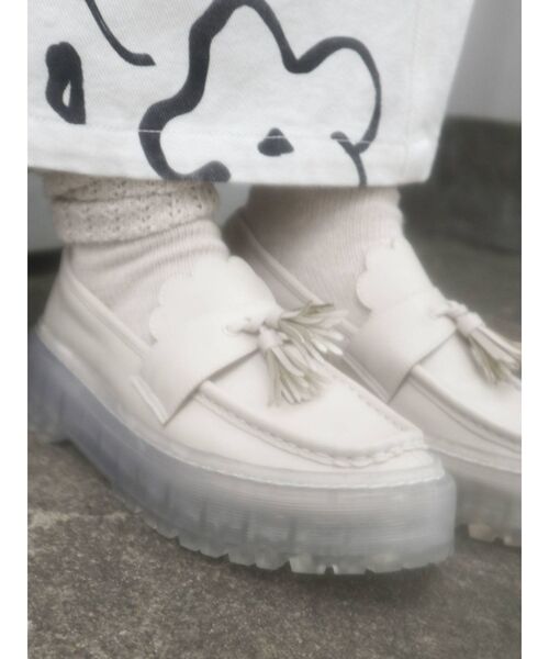 merry jenny（メリージェニー）の「スカラップラバーソールローファー（ローファー・レディース・ブラック/アイボリー・MEDIUM/LARGE）」の7枚目の写真