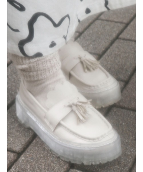 merry jenny（メリージェニー）の「スカラップラバーソールローファー（ローファー・レディース・ブラック/アイボリー・MEDIUM/LARGE）」の12枚目の写真