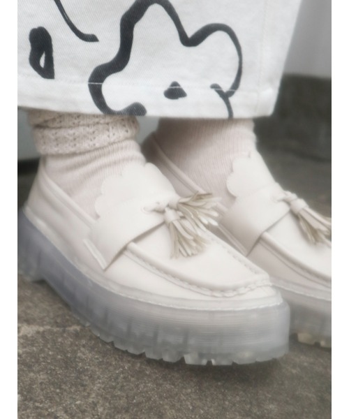 merry jenny（メリージェニー）の「スカラップラバーソールローファー（ローファー・レディース・ブラック/アイボリー・MEDIUM/LARGE）」の13枚目の写真