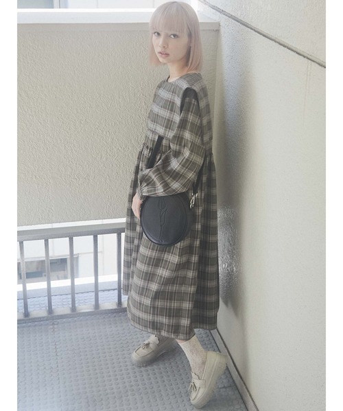 merry jenny（メリージェニー）の「スカラップラバーソールローファー（ローファー・レディース・ブラック/アイボリー・MEDIUM/LARGE）」の22枚目の写真