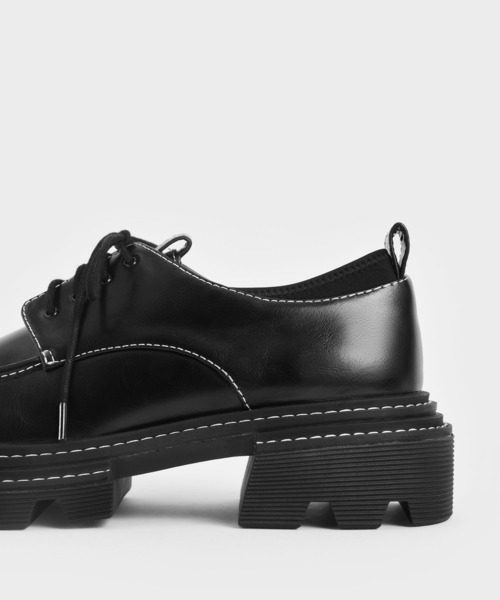 CHARLES & KEITH(チャールズ & キース)の「チャンキー ブローグ / Chunky Brogues(ドレスシューズ・レディース・ブラック/オフホワイト・22.5cm/23cm/23.5cm/24.5cm/25cm/25.5cm)」の15枚目の写真