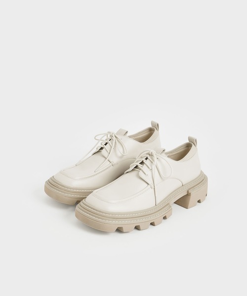 CHARLES & KEITH(チャールズ & キース)の「チャンキー ブローグ / Chunky Brogues(ドレスシューズ・レディース・ブラック/オフホワイト・22.5cm/23cm/23.5cm/24.5cm/25cm/25.5cm)」の4枚目の写真